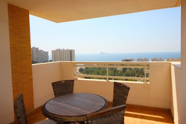 Spacious Apartment With Three Bedrooms In Benidorm